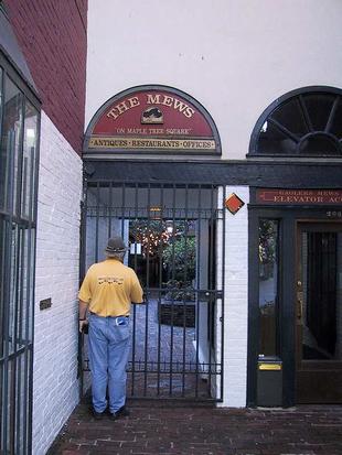 108-0859_img.jpg