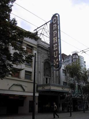109-0933_img.jpg