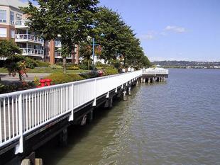 106-0624_img.jpg